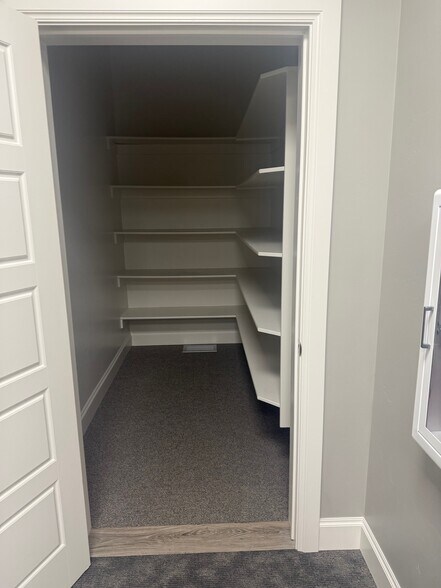 3729 Woodking Dr, Idaho Falls, ID à louer - Photo de l’immeuble – Image 2 sur 8