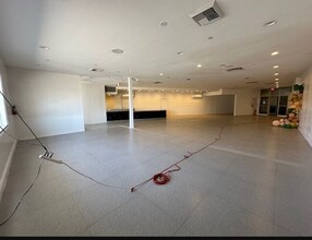 14173 Green Tree Blvd, Victorville, CA à louer Photo intérieure– Image 2 sur 3