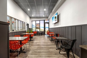 225 95th St, Surfside, FL à louer Photo intérieure– Image 2 sur 11