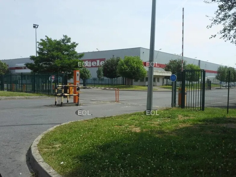 Industriel/Logistique dans Lagny-le-Sec à louer - Photo de l’immeuble – Image 1 sur 10