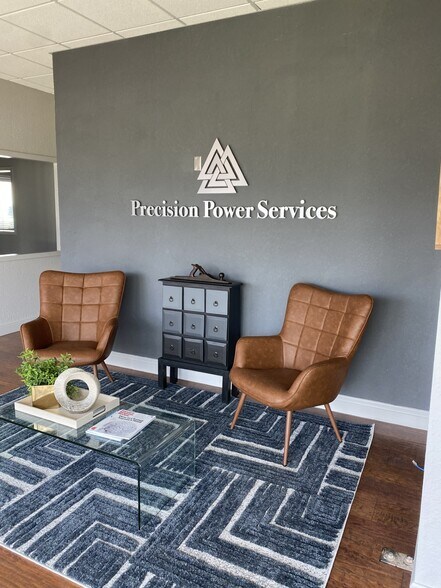 251 Douglas Rd E, Oldsmar, FL à vendre - Photo de l’immeuble – Image 3 sur 9