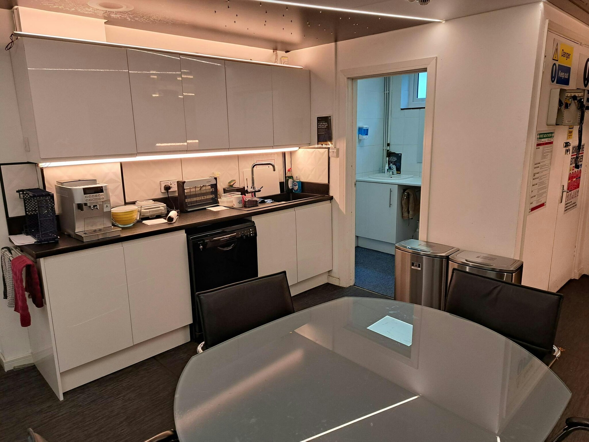 Glebeland Rd, Camberley à louer Photo intérieure– Image 1 sur 3