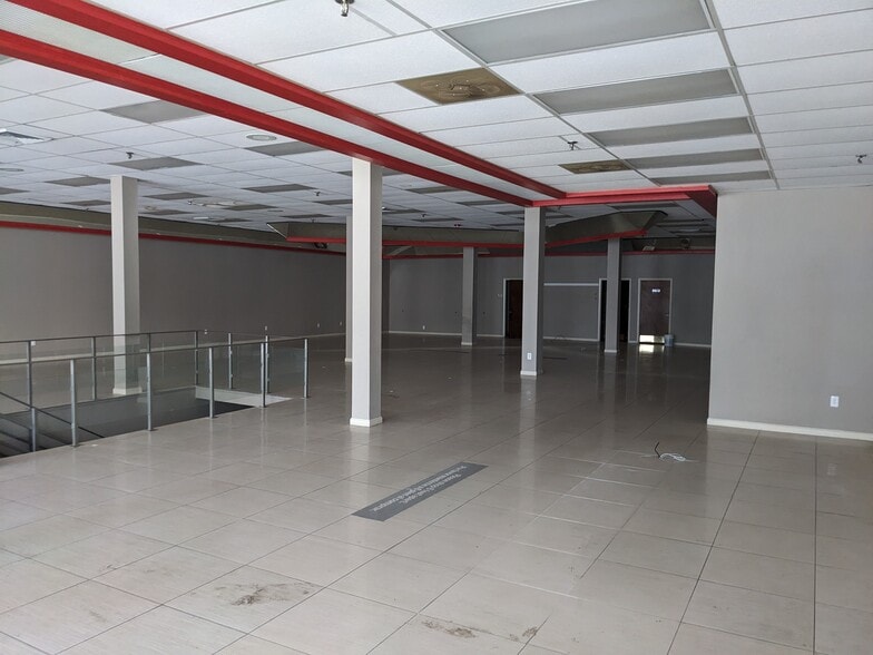 493-495 Broadway, Bayonne, NJ à louer - Photo intérieure – Image 3 sur 5