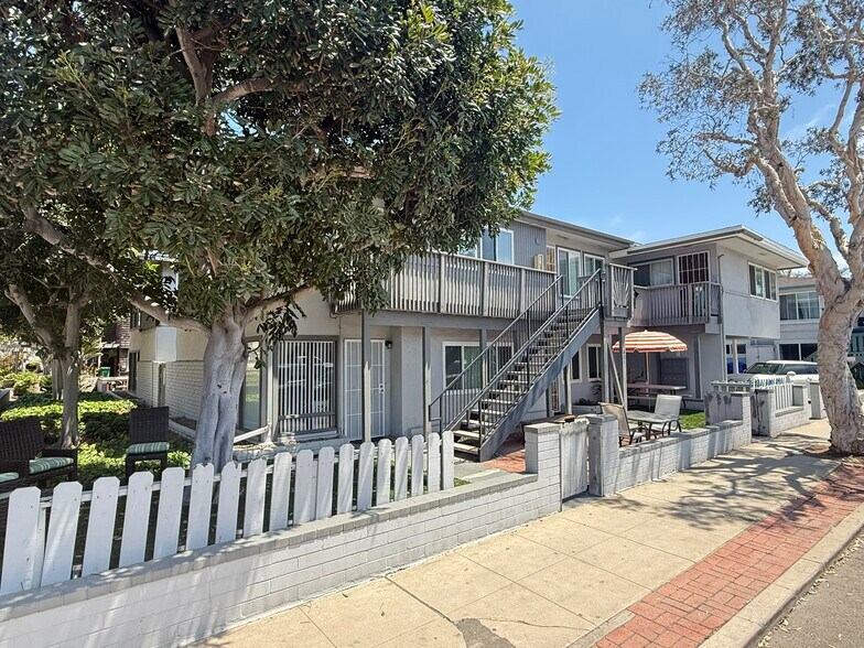 801-807 Coronado Ct, San Diego, CA à vendre - Photo de l’immeuble – Image 3 sur 15