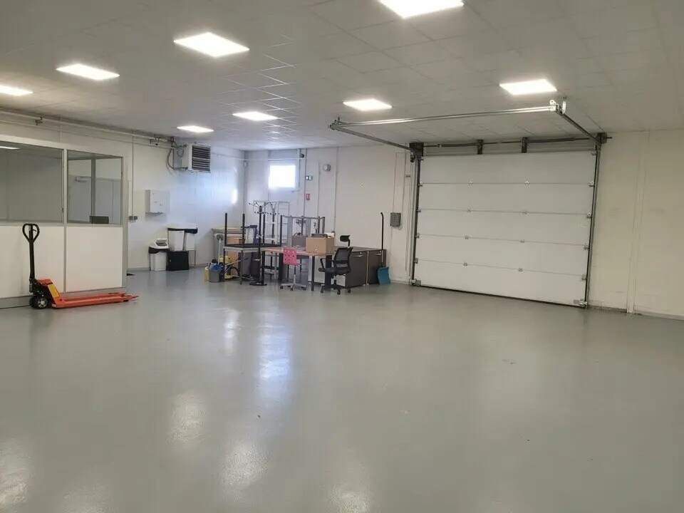 Local d’activités dans Reyrieux à louer Photo intérieure– Image 1 sur 8