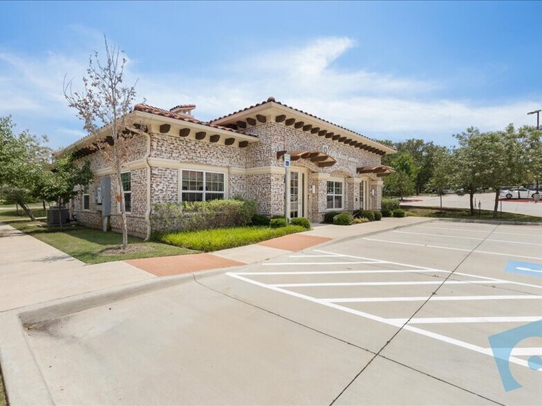210 Miron Dr, Southlake, TX à louer - Photo de l’immeuble – Image 3 sur 18