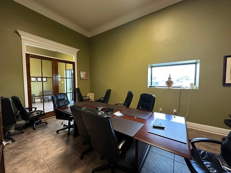 101 S Bernard Rd, Broussard, LA à vendre - Photo de l’immeuble – Image 3 sur 8