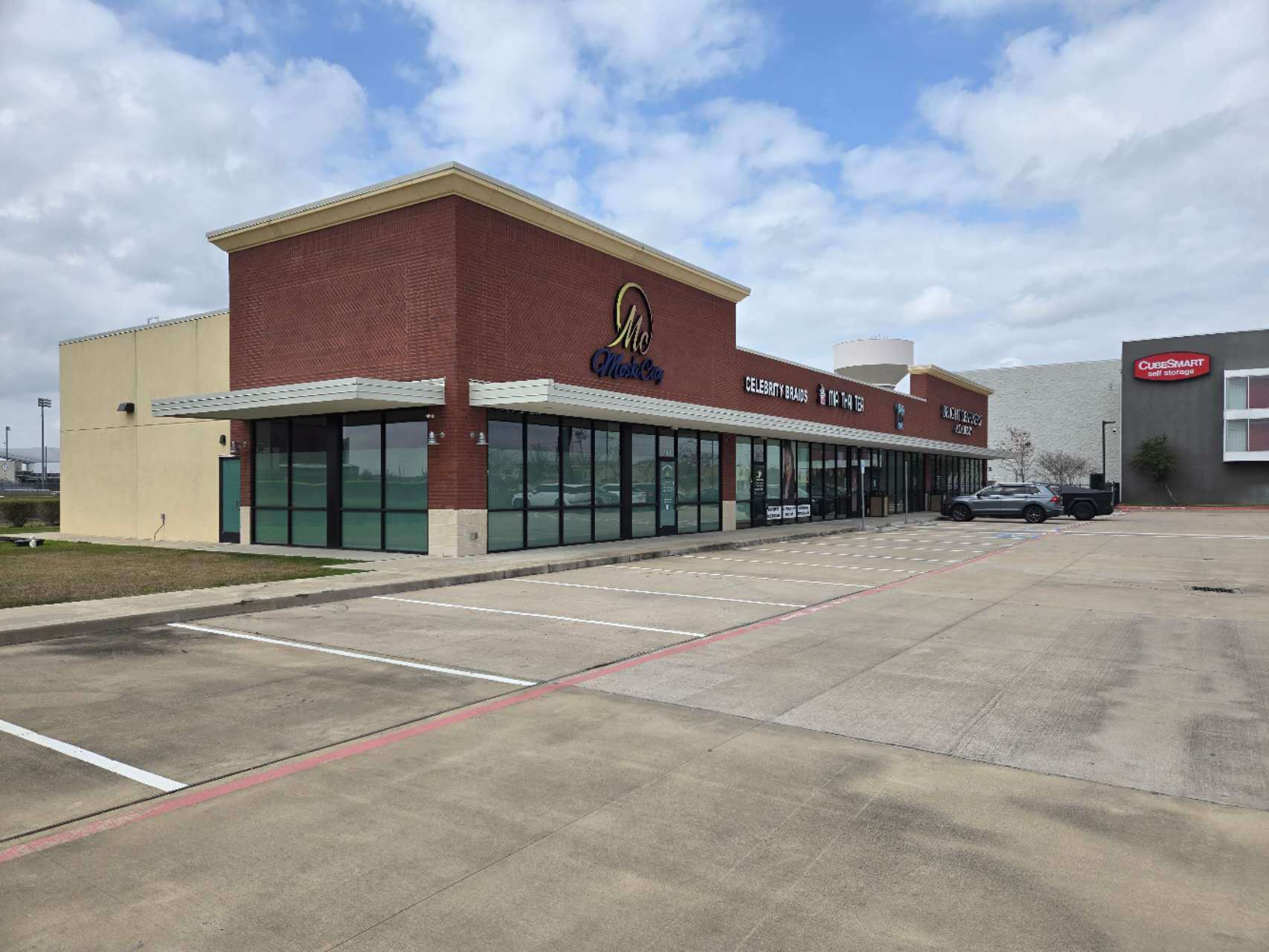3220 Kirby Dr, Pearland, TX à louer Photo de l’immeuble– Image 1 sur 10