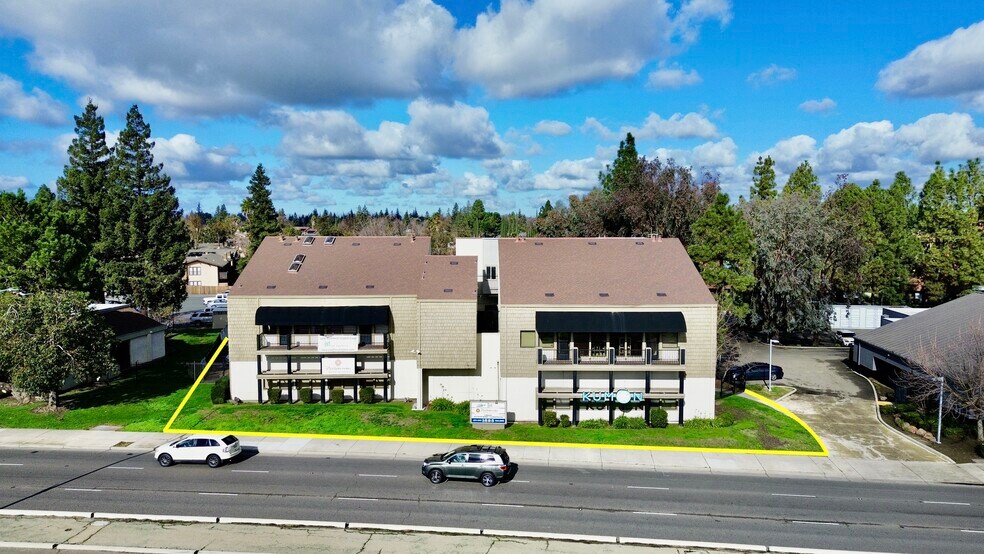 1625 W March Ln, Stockton, CA à vendre - Photo de l’immeuble – Image 1 sur 9