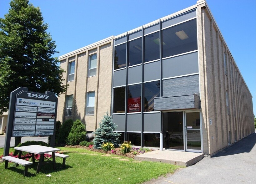 1827 Woodward Dr, Ottawa, ON à louer - Photo de l’immeuble – Image 2 sur 5