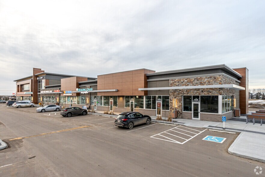 14222-14262 14128 Av SW, Edmonton, AB à louer - Photo de l’immeuble – Image 2 sur 3