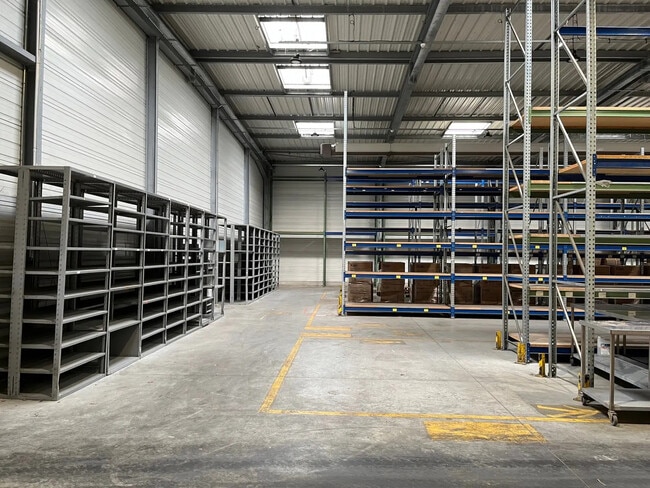 Plus de détails pour Industriel/Logistique à louer