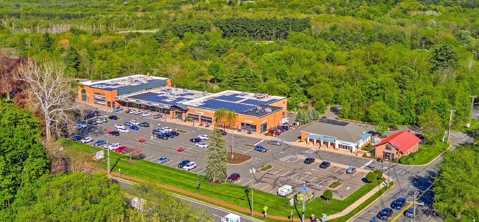 710-716 Hopmeadow St, Simsbury, CT à vendre - Photo de l’immeuble – Image 3 sur 10