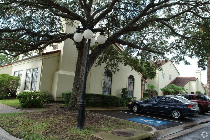 6000 S Staples St, Corpus Christi, TX à louer - Photo de l’immeuble – Image 2 sur 9