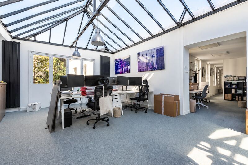 56 Rue Du Faubourg Saint-Antoine, Paris à louer - Photo de l’immeuble – Image 2 sur 15