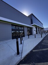 2519 N McMullen Booth Rd, Clearwater, FL à louer Photo de l’immeuble– Image 2 sur 8