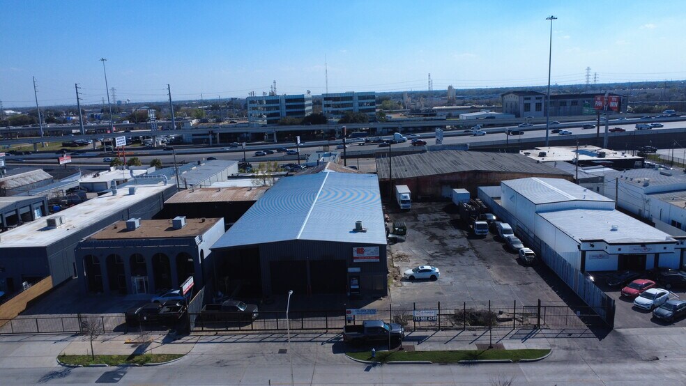 5835 Star Ln, Houston, TX à louer - Photo de l’immeuble – Image 3 sur 6