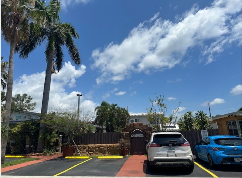 1737 Plunkett St, Hollywood, FL à vendre - Photo principale – Image 1 sur 1