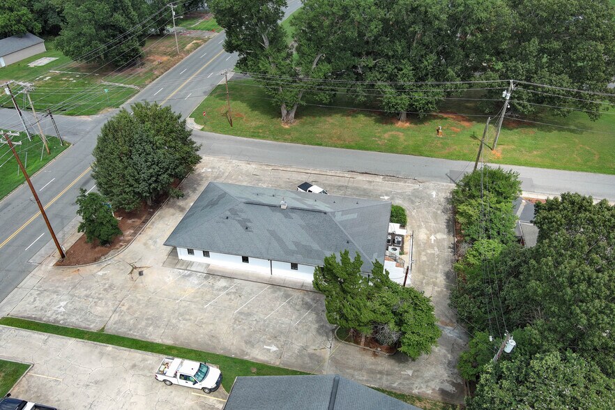 120 E Phifer St, Monroe, NC à louer - Photo de l’immeuble – Image 1 sur 15