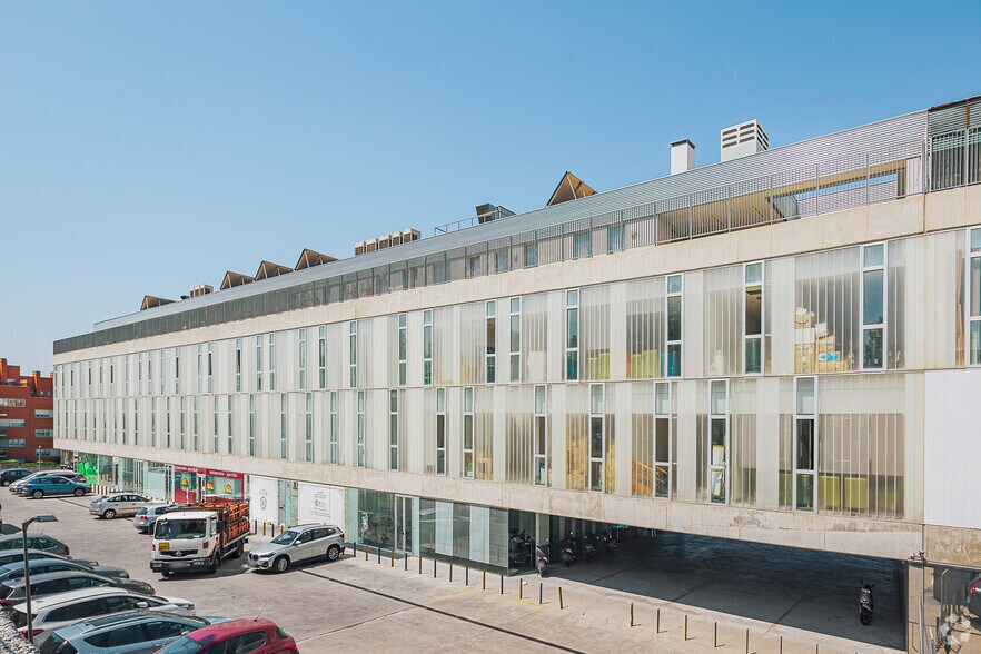 Local commercial dans Paracuellos de Jarama, Madrid à vendre - Photo principale – Image 1 sur 5