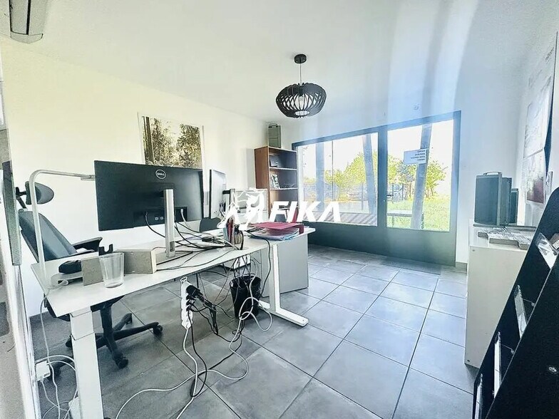 5 Allée Fenelon, Tresses à vendre - Photo de l’immeuble – Image 2 sur 16