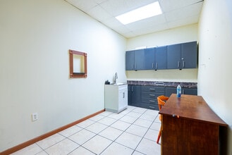 16391 NE 11th Ave, North Miami Beach, FL à louer Photo intérieure– Image 2 sur 3