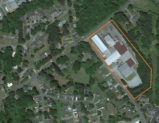 Plus de détails pour 920 E Raleigh St, Siler City, NC - Industriel/Logistique à vendre