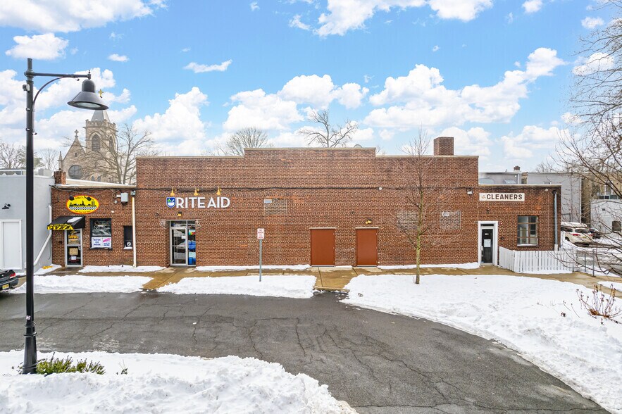 121 W Main St, Moorestown, NJ à louer - Photo de l’immeuble – Image 3 sur 18