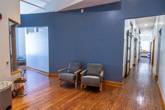 290 9th St N, Saint Petersburg, FL à louer Photo intérieure– Image 2 sur 12