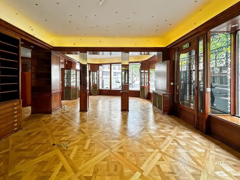 Local commercial dans Paris à louer - Photo de l’immeuble – Image 3 sur 9
