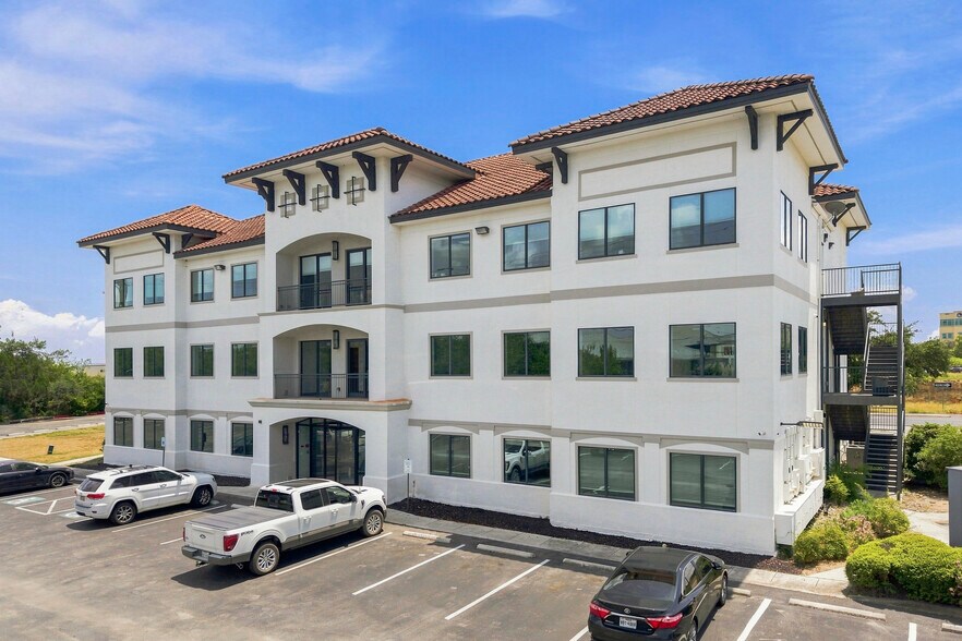 2511 N Loop 1604, San Antonio, TX à vendre - Photo de l’immeuble – Image 2 sur 22