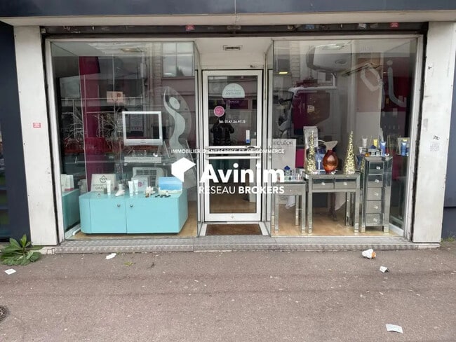 Plus de détails pour Local commercial à louer