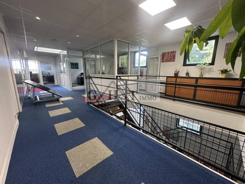 Industriel/Logistique dans Créteil à vendre - Photo de l’immeuble – Image 1 sur 19