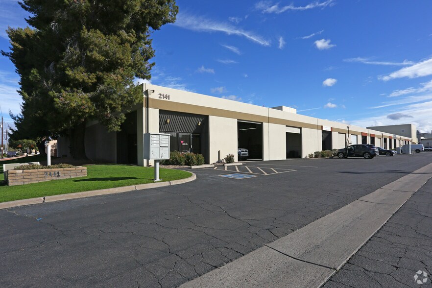 2141 S Industrial Park Ave, Tempe, AZ à louer - Photo principale – Image 1 sur 17