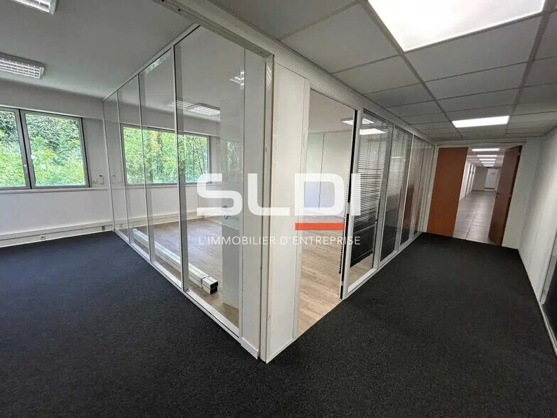Bureau dans Écully à louer - Photo de l’immeuble – Image 3 sur 18
