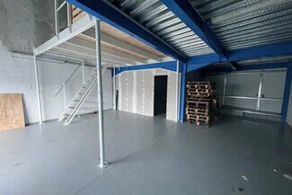 Plus de détails pour Local d’activités à vendre