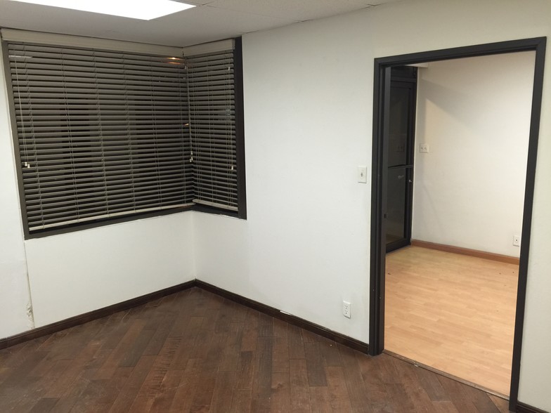7505 Jurupa Ave, Riverside, CA à louer - Photo de l’immeuble – Image 3 sur 18