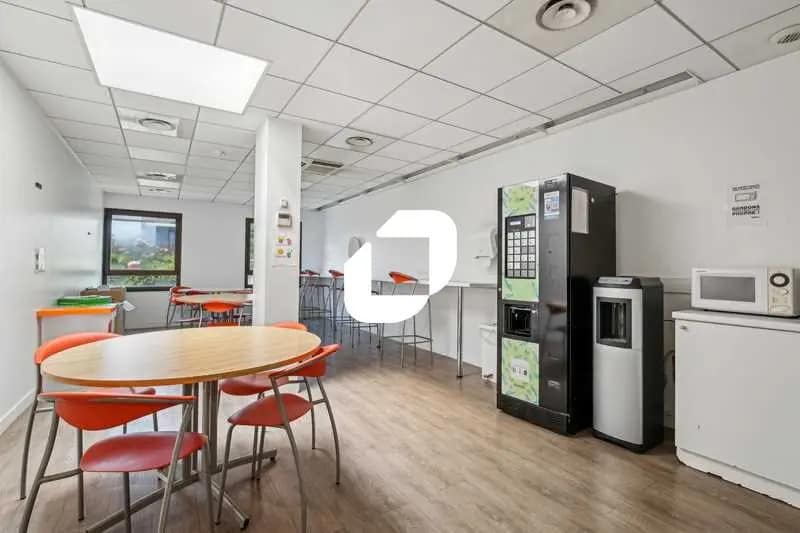 Bureau dans Montmorency à louer - Photo de l’immeuble – Image 1 sur 12