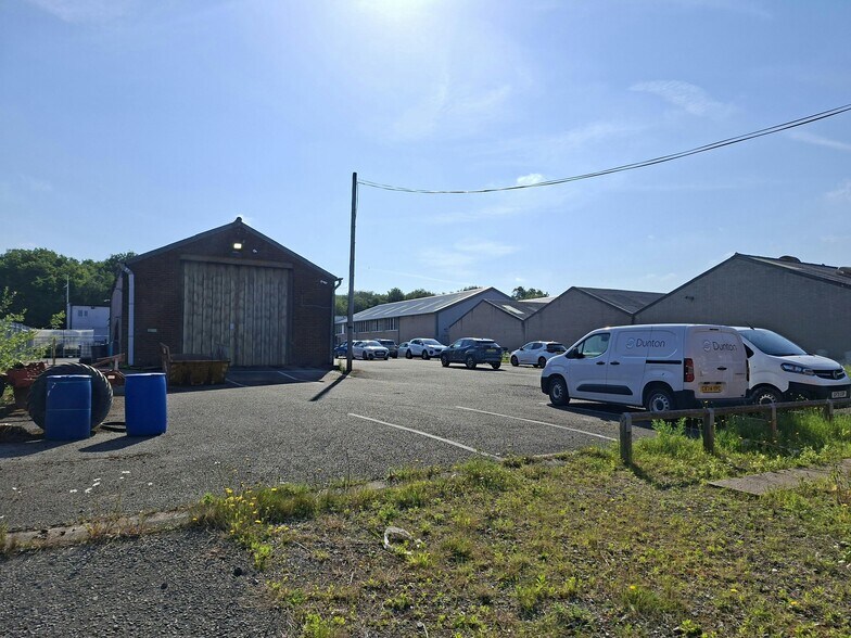 Northgate, Aldridge à vendre - Photo de l’immeuble – Image 3 sur 4
