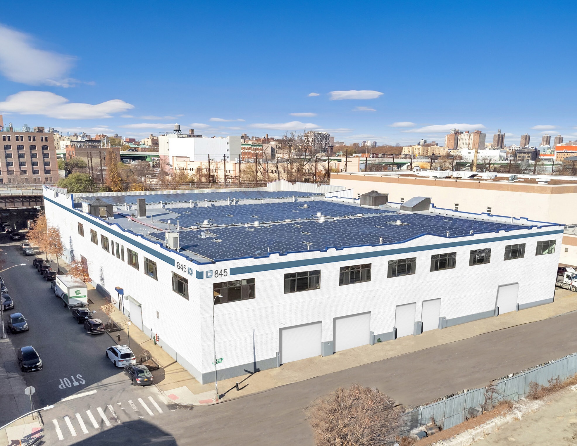 845 E 136th St, Bronx, NY à louer Photo principale– Image 1 sur 3