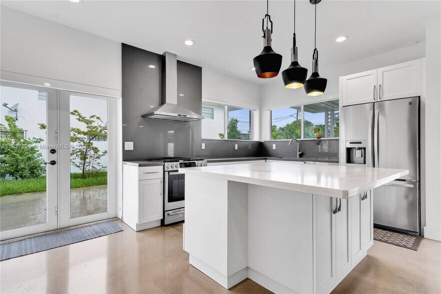 2247 NW 2nd St, Miami, FL à vendre - Photo intérieure – Image 2 sur 27