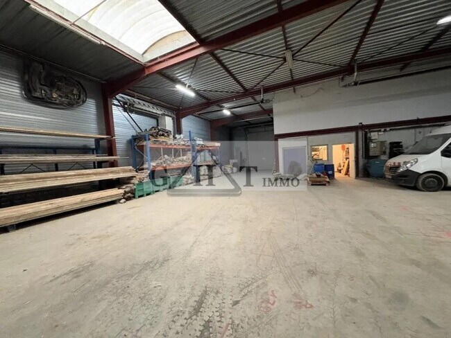 Plus de détails pour Bureau, Industriel/Logistique à louer