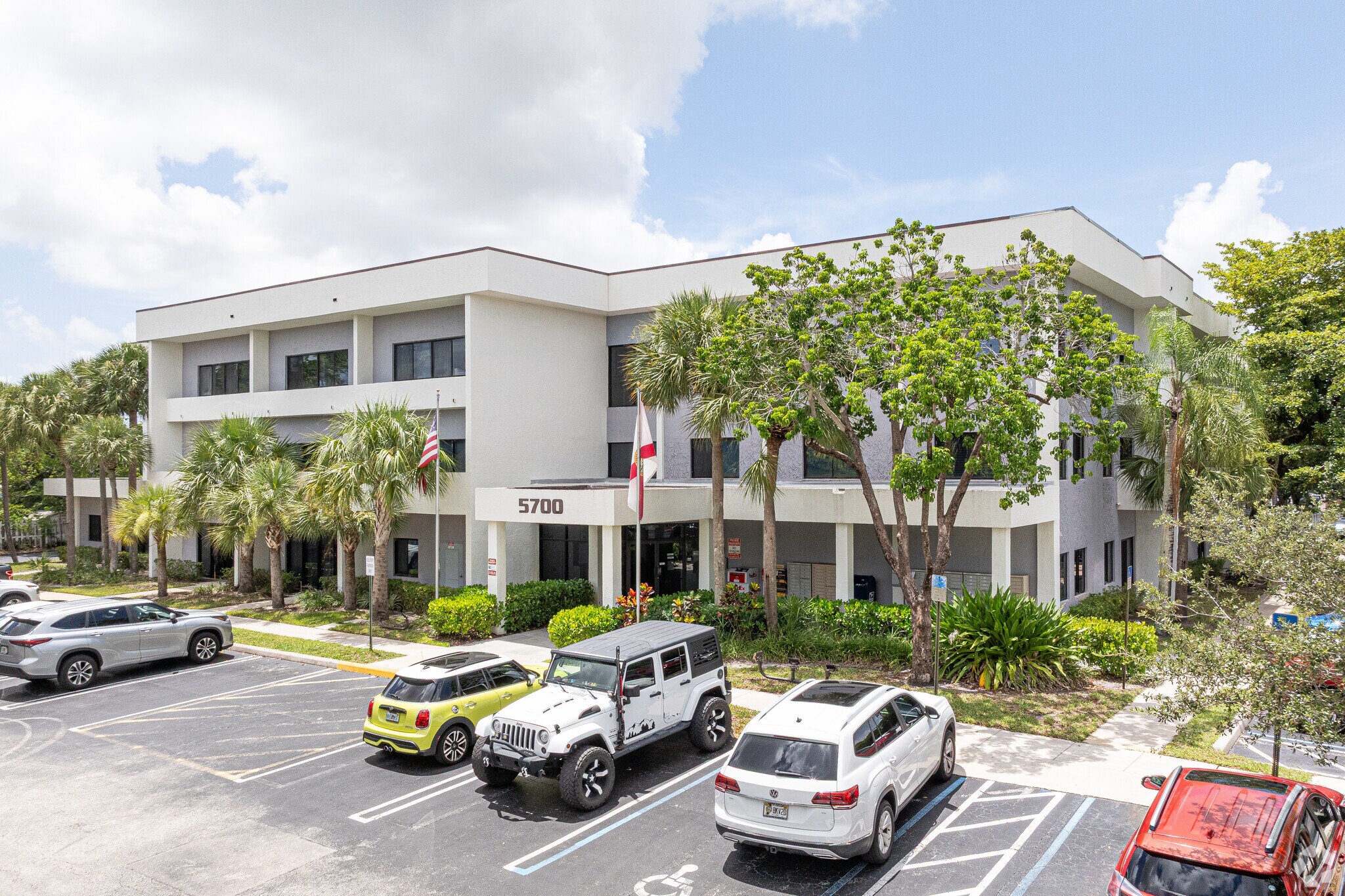 5700 Lake Worth Rd, Greenacres, FL à louer Photo principale– Image 1 sur 11