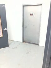 69 2nd Ave, Brooklyn, NY à louer Photo intérieure– Image 2 sur 5