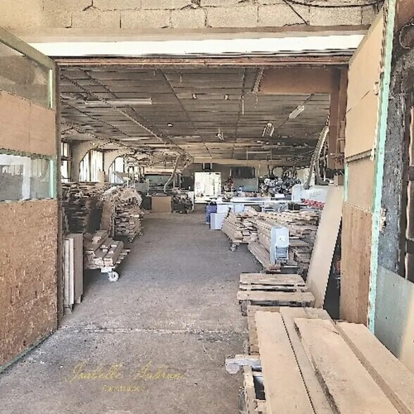 Local d'activités dans La Côte-Saint-André à vendre - Photo de l’immeuble – Image 2 sur 5