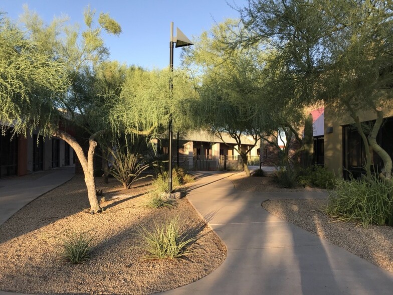 10045 E Dynamite Blvd, Scottsdale, AZ à louer - Photo de l’immeuble – Image 1 sur 3