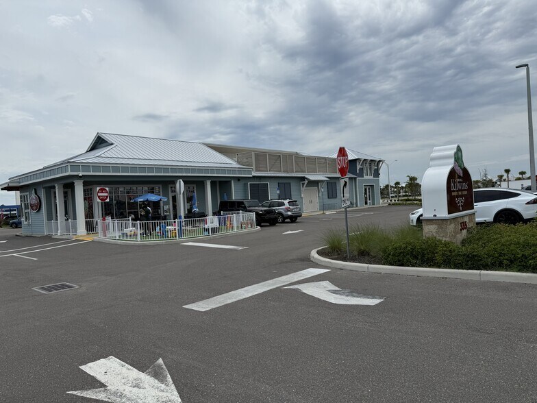335 Beachfront Dr, Saint Johns, FL à louer - Photo de l’immeuble – Image 2 sur 19