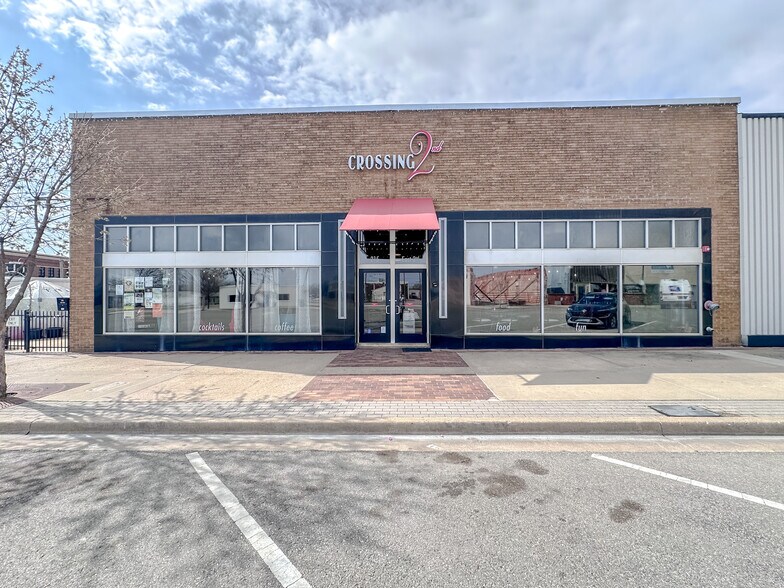 215 E 2nd St, Bartlesville, OK à vendre - Photo de l’immeuble – Image 1 sur 34