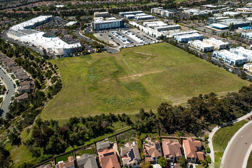 830-831 District pl, Chula Vista, CA à vendre - Aérien – Image 2 sur 2