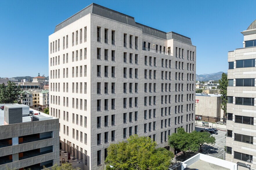 790 E Colorado Blvd, Pasadena, CA à louer - Photo de l’immeuble – Image 1 sur 12